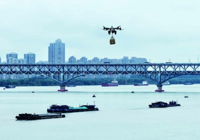 南京“江翼达”首飞,长江上空的无人机外卖打开低空物流增量场景